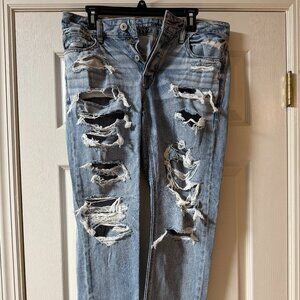 American Eagle Tomgirl ripped jeans, size 6 long, excellent condition, button up